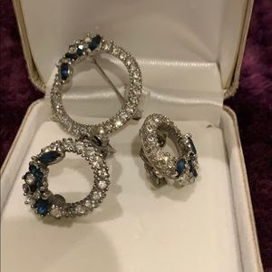 Rhinestone holiday green pin and clip on earrings